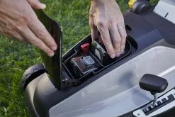 Alpina Garden ALPINA Akku-Rasenmäher AL1 3820 Li - Inkl. 2x 4 Ah Akku U. Doppel-Ladegerät 9 Alpina Garden ALPINA Akku-Rasenmäher AL1 3820 Li - Inkl. 2x 4 Ah Akku U. Doppel-Ladegerät -Zipper Geschäft 2225740000 prod 004