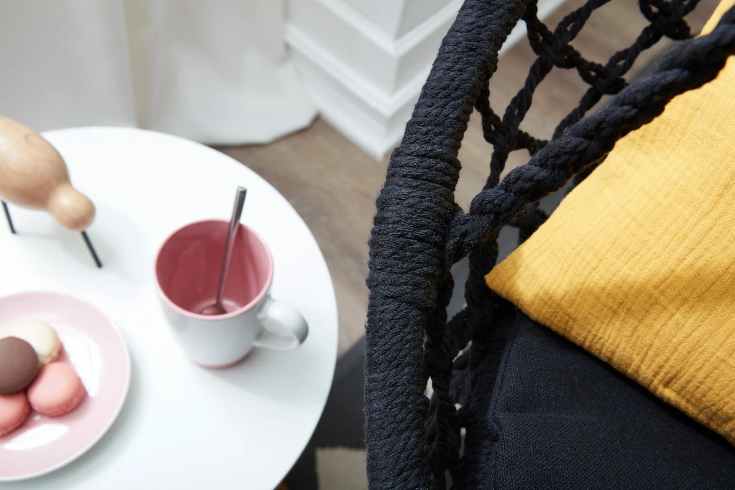 Grasekamp Hängesessel Zum Aufhängen Mit Rundem Sitzkissen Schwarz Belastbarkeit Max. 100 Kg Schwebesessel 3 Grasekamp Hängesessel Zum Aufhängen Mit Rundem Sitzkissen Schwarz Belastbarkeit Max. 100 Kg Schwebesessel – Bild 3