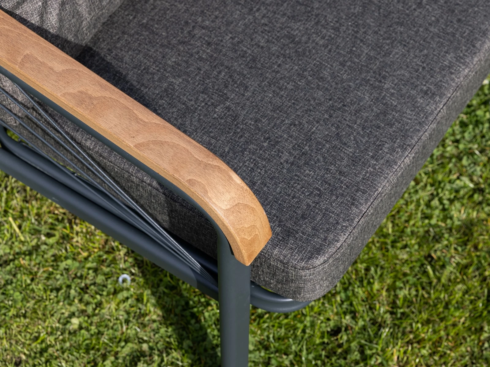 Moeby24 Garden Lounge Set Sitzgruppe Gartenmöbel Garnitur Gruppe 2+1+1 Tisch Gratis 3 Moeby24 Garden Lounge Set Sitzgruppe Gartenmöbel Garnitur Gruppe 2+1+1 Tisch Gratis – Bild 3